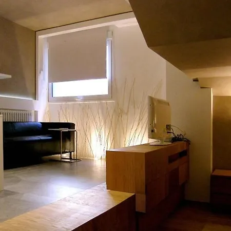 Appartement Kolonaki, Nick