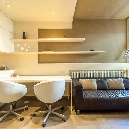 Appartement Kolonaki, Nick
